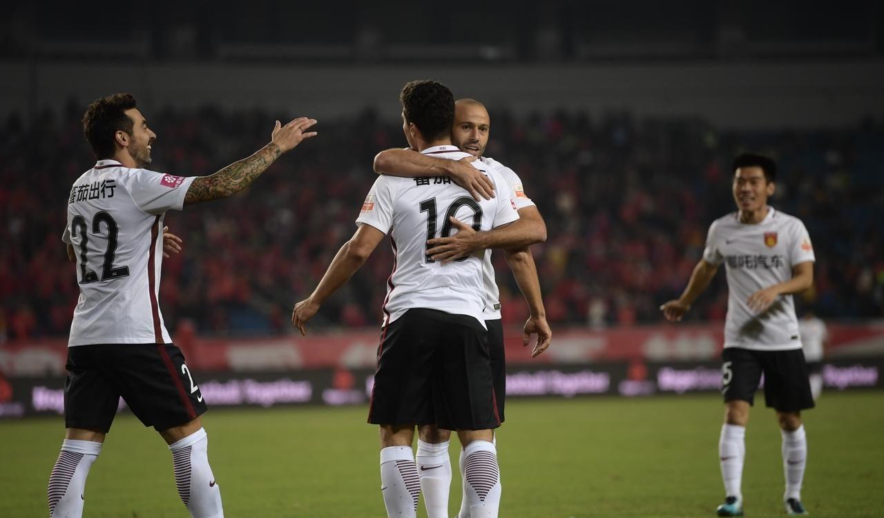 埃尔纳内斯, 接受巴西媒, 国足球的痛 埃尔纳内斯, 接受巴西媒, 国足球的痛