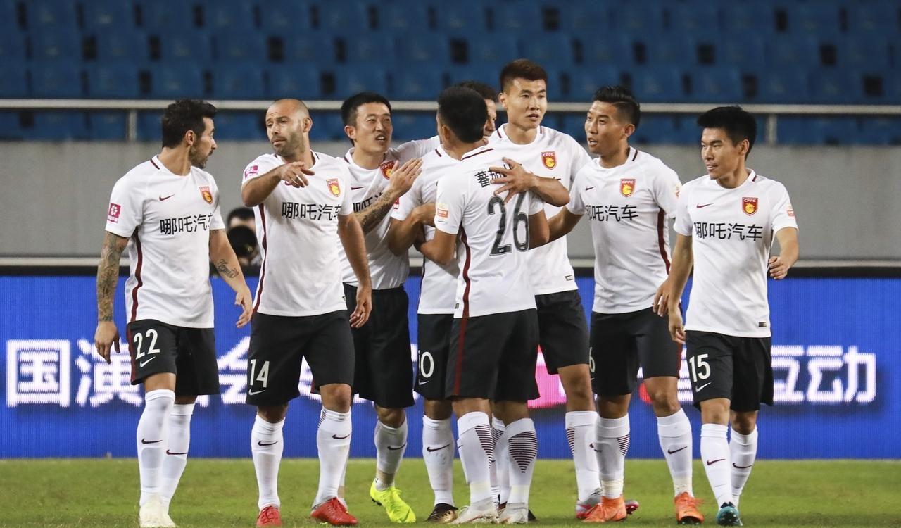 埃尔纳内斯, 去到了意大, 出生于 埃尔纳内斯, 去到了意大, 出生于